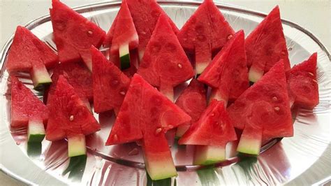 Watermelon Christmas trees | Recipe | Christmas food desserts, Christmas desserts kids, Watermelon