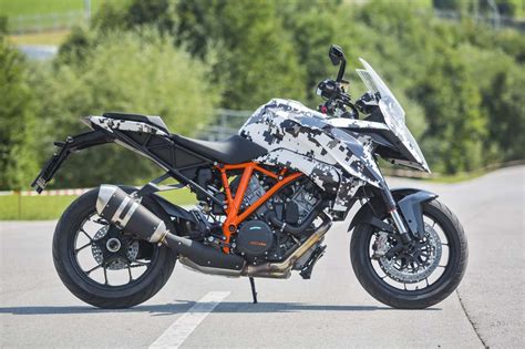 2016 KTM 1290 Super Duke GT Finally Revealed - Asphalt & Rubber