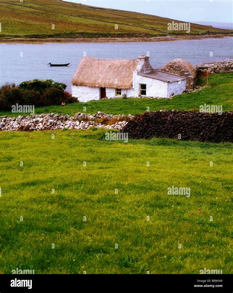 Co Galway, Ireland, Irish Cottages Near Cleggan Stock Photo - Alamy