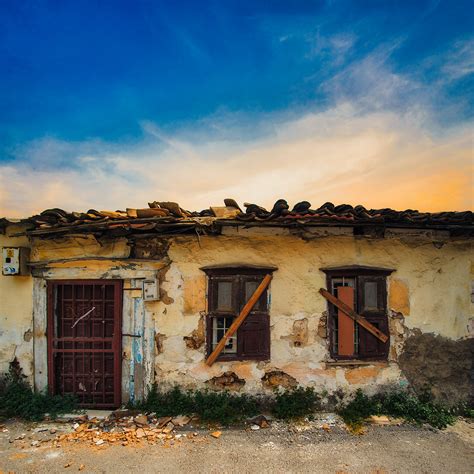 Abandoned Old House | Rustu Erata | Flickr