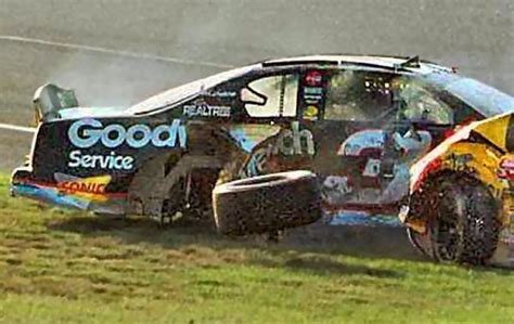 Dale Sr.'s car comes to a rest at The Daytona 500, 2001. | Dale earnhardt crash, Nascar race ...