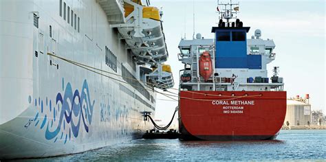 Shell puts out call for Barcelona LNG bunker vessel | TradeWinds