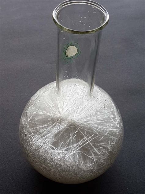 Sodium acetate crystals formed from a supersaturated solut… | Flickr