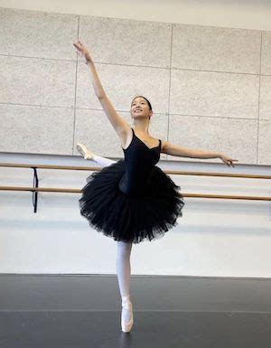 Ballet Dancer Maria Khoreva Expresses Admiration For LE SSERAFIM's ...