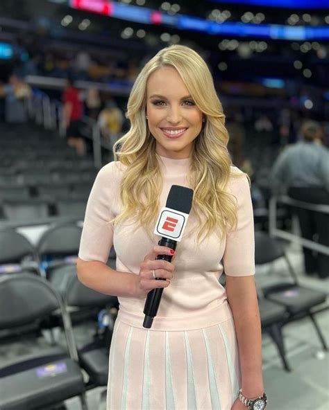 Katie George ESPN (4/9/2023) : r/newswomen_hd