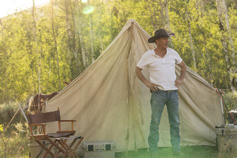 Kevin Costner as John Dutton in Yellowstone: Going Back to Cali - Kevin Costner Photo (43498123 ...