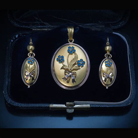 Antique Victorian Pendant Locket and Earrings Ref: 885247 - Antique Jewelry | Vintage Rings ...