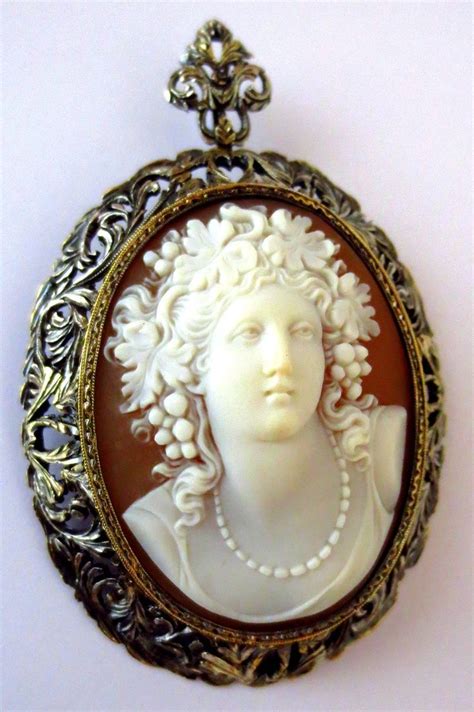 livingadreamylife: “ coisasdetere: “ Magnificent Antique 18K Gold Cameo ...