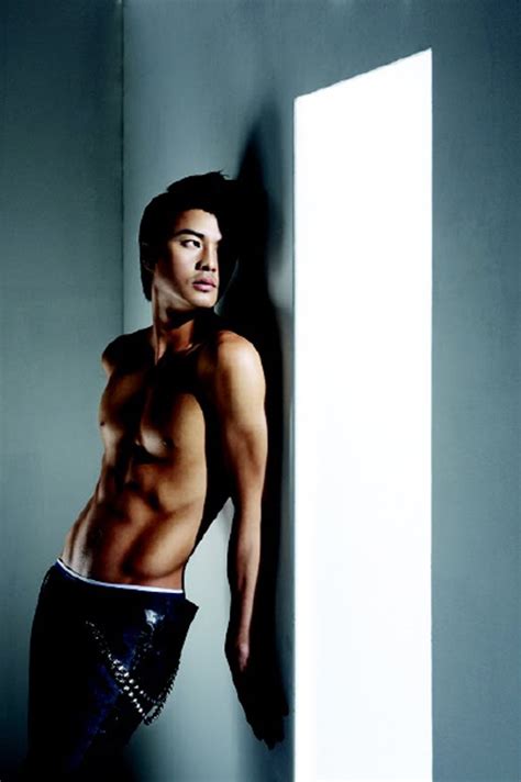 Kim Ji-hoon - Young Korean star turns to a sexy icon | Hot Asian Guys ...