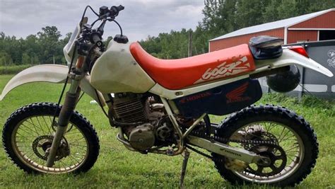 Honda XR600R Review: [Specs, History & Comparison] - Motocross Hideout