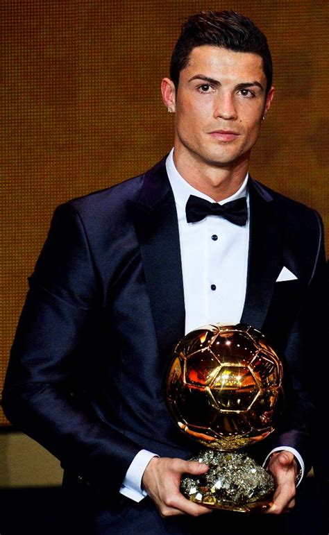 Famosos felicitam Cristiano Ronaldo pela Bola de Ouro