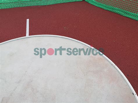 Discus circle on top of ready made concrete base made of strong plastic.