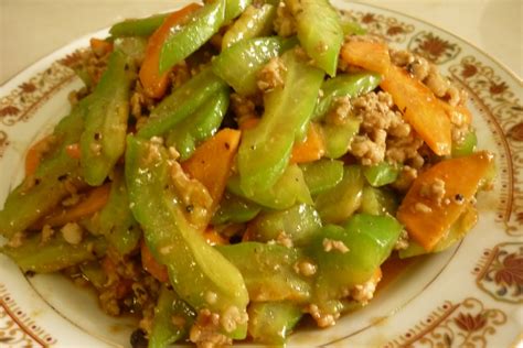 kitchen flavours: Stir-Fry Bitter Gourd Melon with Black Pepper Sauce