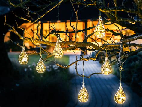 Outdoor Christmas Decorations - Sunset Magazine