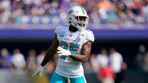 Dolphins' Xavien Howard chasing franchise interception record -- and ...