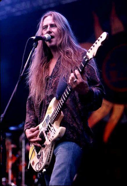 Jerry Cantrell | The Range Planet