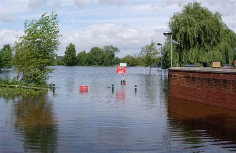 Floods in West Oxford, July 2007