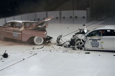 Crash Test 1959 Chevrolet Bel Air VS. 2009 Chevrolet Malibu : r/cars