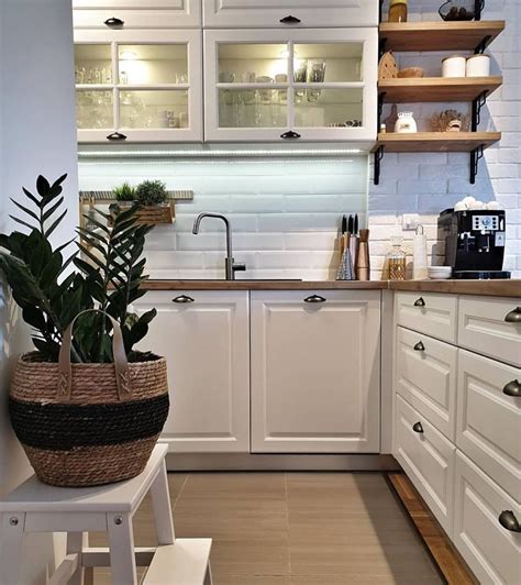 20+ Small Modern White Kitchen - DECOOMO