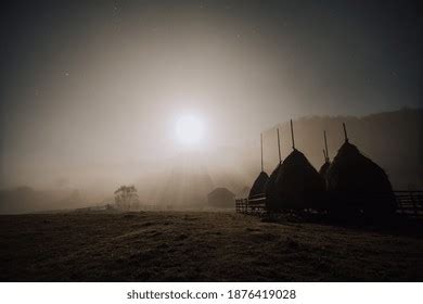 1,601 Haystack Silhouette Images, Stock Photos & Vectors | Shutterstock