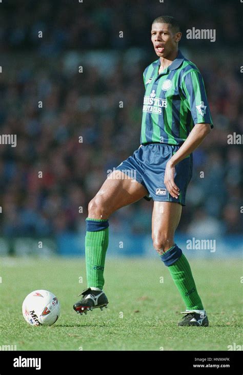 CARLTON PALMER LEEDS UNITED FC 27 February 1995 Stock Photo - Alamy