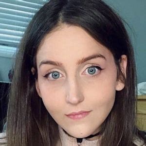 Ellesquishy - Age, Family, Bio | Famous Birthdays