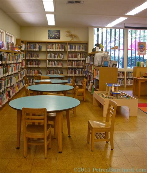 Living Vicuriously, aka Pasadena Daily Photo, has moved.: Linda Vista Branch Library