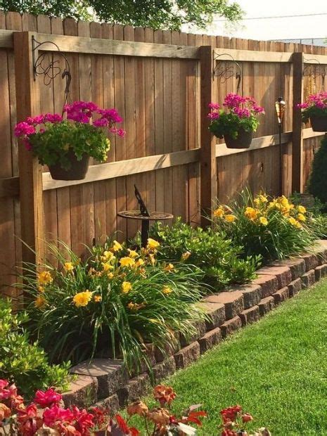 25 Best Simple Fence Ideas | Front yard landscaping diy, Corner ...