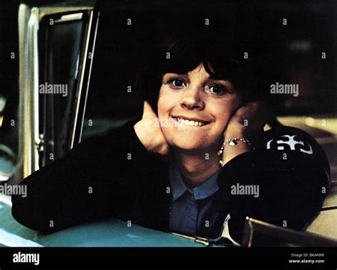 AMERICAN GRAFFITI (1973) CINDY WILLIAMS AMGR 007FOH Stock Photo - Alamy