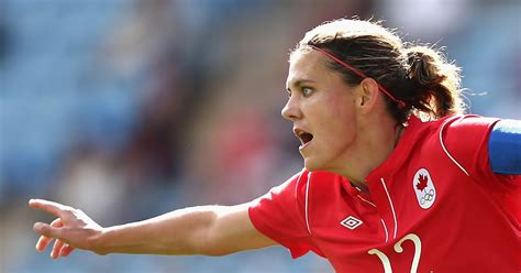 Christine Sinclair smashes all-time goalscoring record