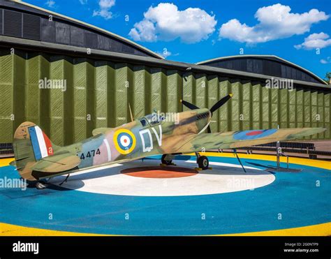 Imperial war museum spitfire hi-res stock photography and images - Alamy