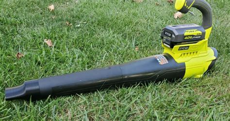 How to Find the Best Leaf Blower Attachment - Turf&Till