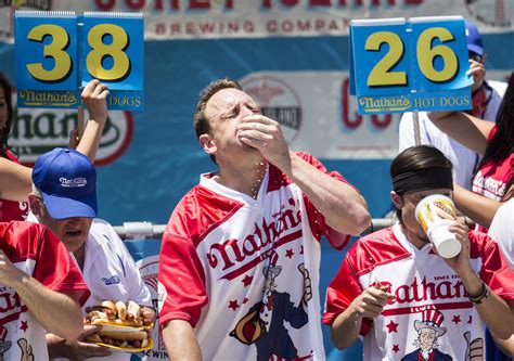 Joey Chestnut wins his 10th Nathan's Famous Hot Dog Eating Contest - CBS News