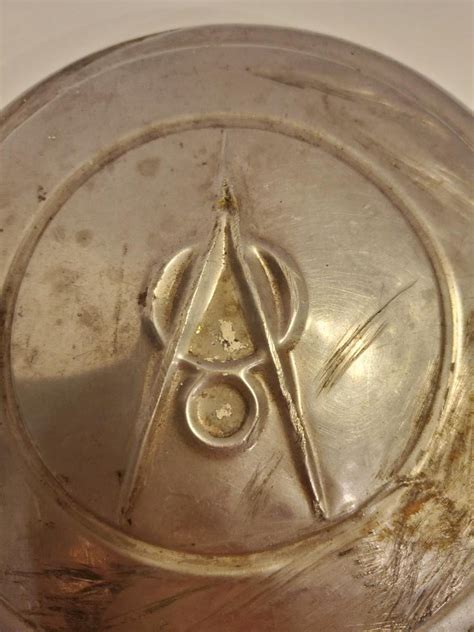 Hub cap Emblem identification - What is it? - Antique Automobile Club of America - Discussion Forums