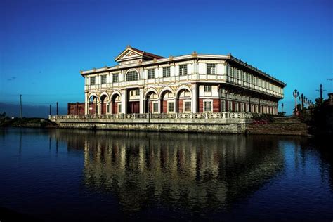 THE REAL DEAL IN BATAAN - Review of Las Casas Filipinas de Acuzar ...