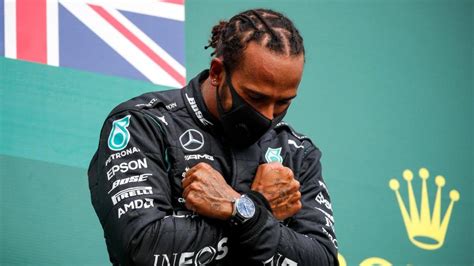 Lewis Hamilton signs new Mercedes contract: Details here