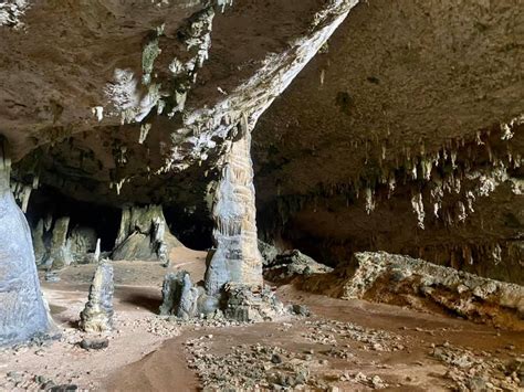 Socotra: Hoq Cave – Travel2Unlimited