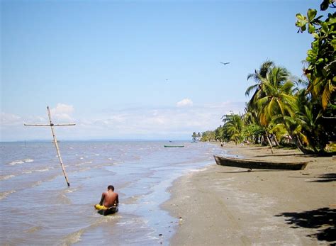 Livingston (Guatemala), I Presume? Where Life's a Beach! - Iberia Joven