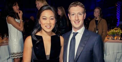 Mark Zuckerberg family: siblings, parents, children, wife