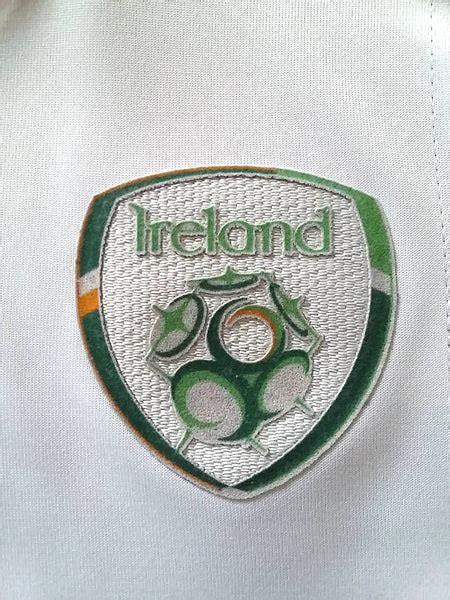 2007/08 Republic of Ireland Away Football Shirt / Old Soccer Jersey ...