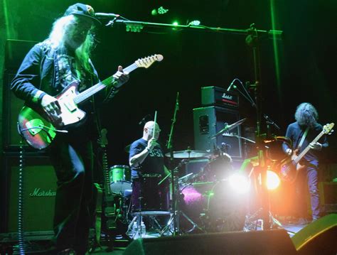 Dinosaur Jr – Live in 2021 – QRO Magazine