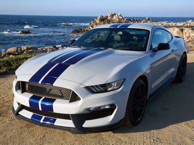 Ford Mustang Shelby GT350 (2016) - pictures, information & specs