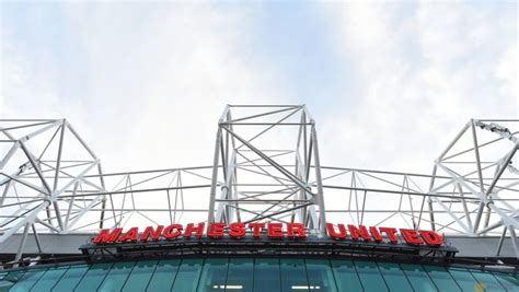 Billionaire Ratcliffe mulls buying stake in Manchester United: Sky News ...