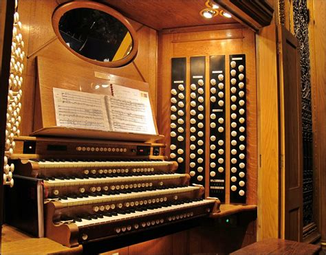 Royal Albert Hall, organ consoll II. Photo: Manualman, 201… | Flickr