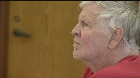 Man convicted in 1971 killing seeks new trial