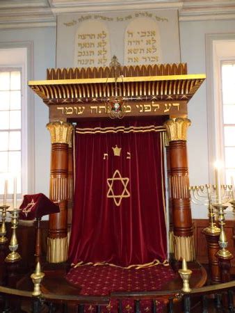 Synagogue vs. Temple | Meaning, Roles & Differences - Lesson | Study.com