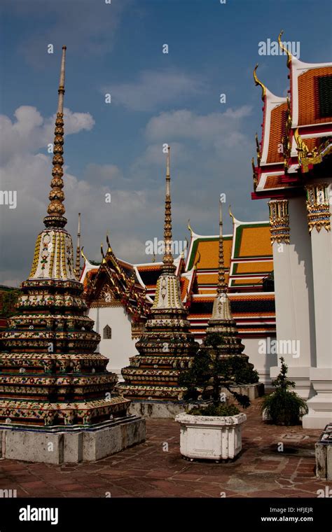 Wat Pho in Bangkok Stock Photo - Alamy