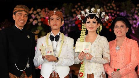 Be Enamored with the Traditional Wedding of Gibran Rakabuming Raka and Selvi Ananda - Bridestory ...