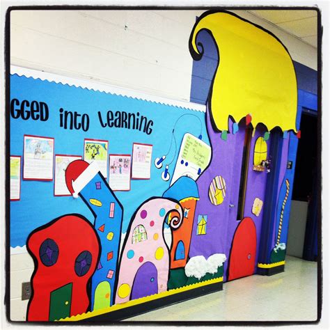 My classroom door! Whoville! | Classroom christmas decorations ...