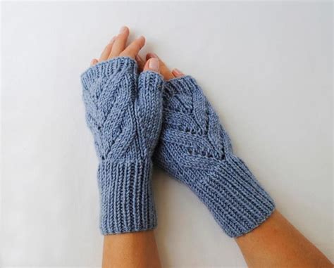 Knit Gloves - Free Knitting Pattern for 2/28/14 | Fingerless gloves ...